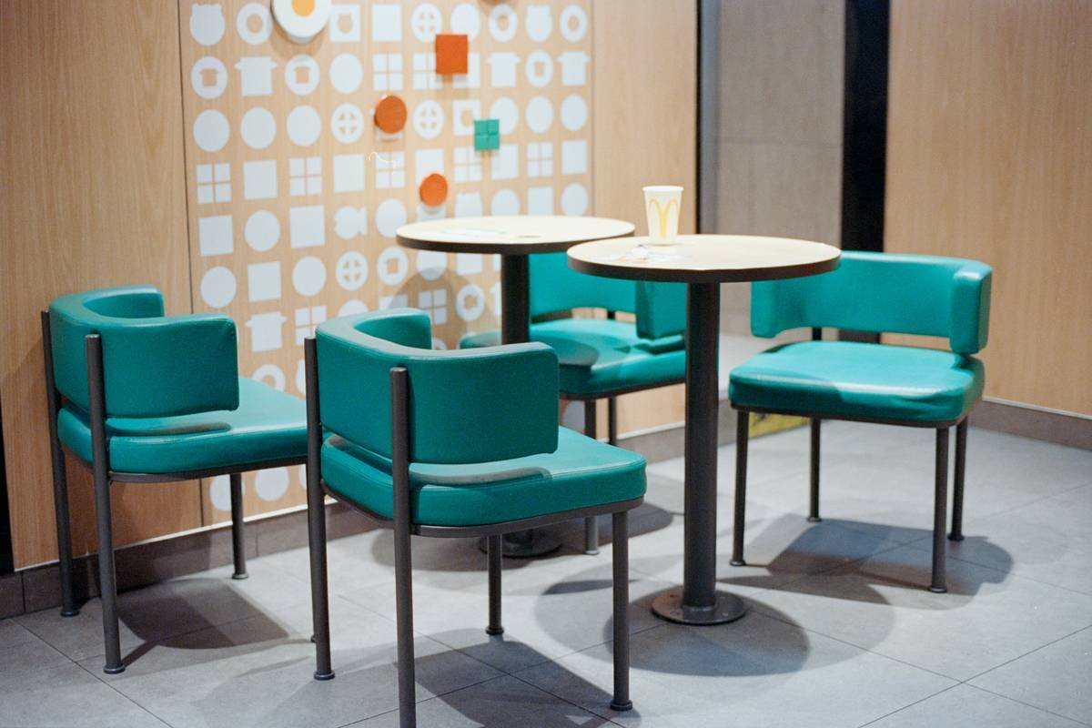 Why Your Makeup Game Suffers Without an Ergonomic Beauty Stool (And How to Fix It Today)