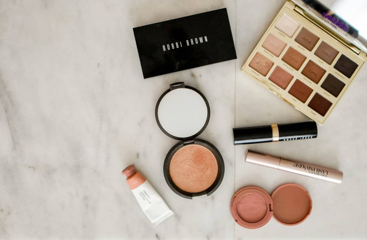 Ergonomic Beauty Seating: The Overlooked Foundation of Flawless Makeup Application