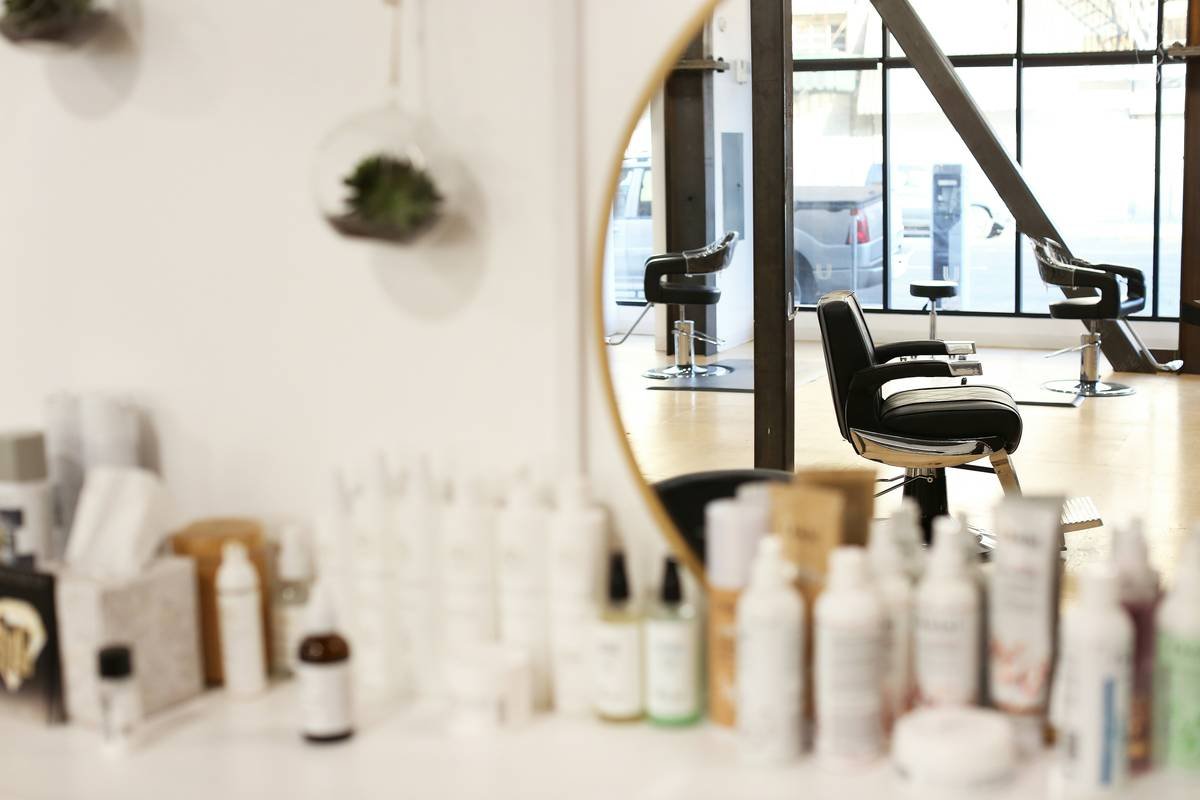 Why Your Makeup Game Needs a Makeup Chair with Wheels (And How to Pick the Right One)
